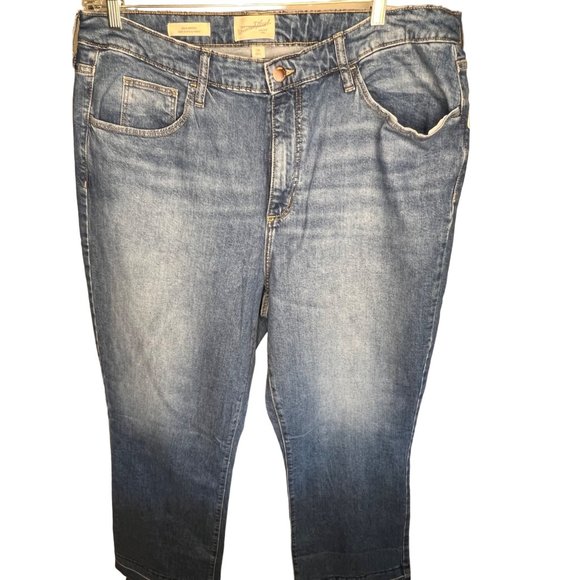NWT Universal Thread Women’s Jeans, size 17/L fitted hip and thigh Open hem Stre - Picture 1 of 16